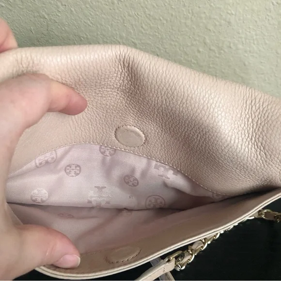 Tory Burch Britten Pale Pink Leather Crossbody Clutch Bag - Picture 11 of 15